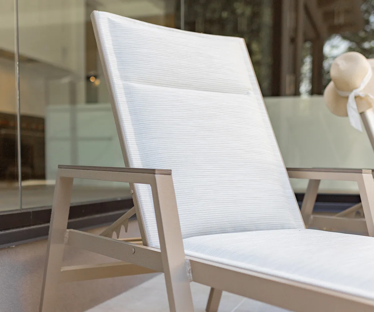 Vida Padded Sling Chaise Lounge with Arms - Image 3